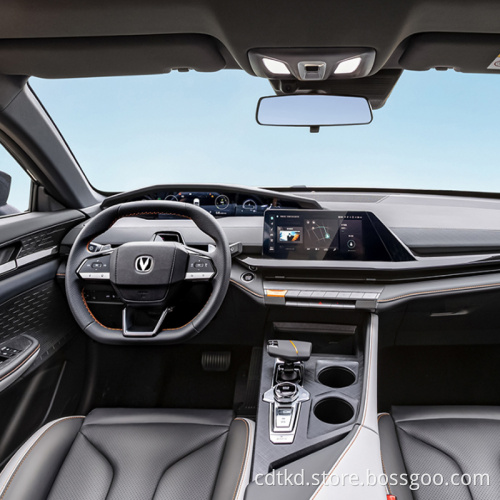 2023 Fashion China Hot Online 5 مقاعد سيدان Changan UNI-V 2023 2.0T Fengshu إصدار Gasoline سيارات جديدة